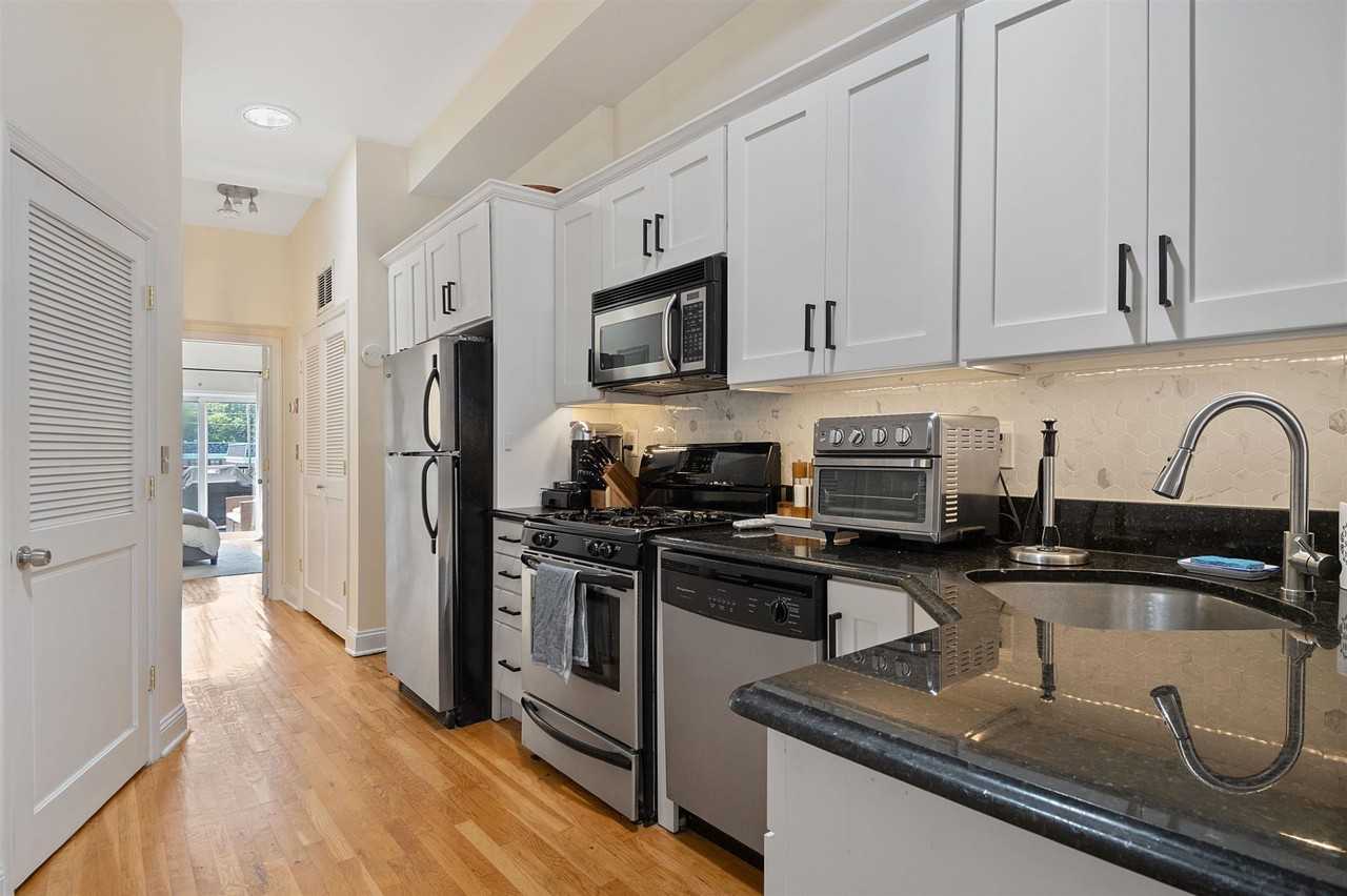 416 Monroe St #8 - Photo 6 of 14
