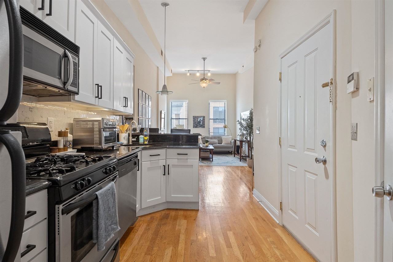 416 Monroe St #8 - Photo 7 of 14