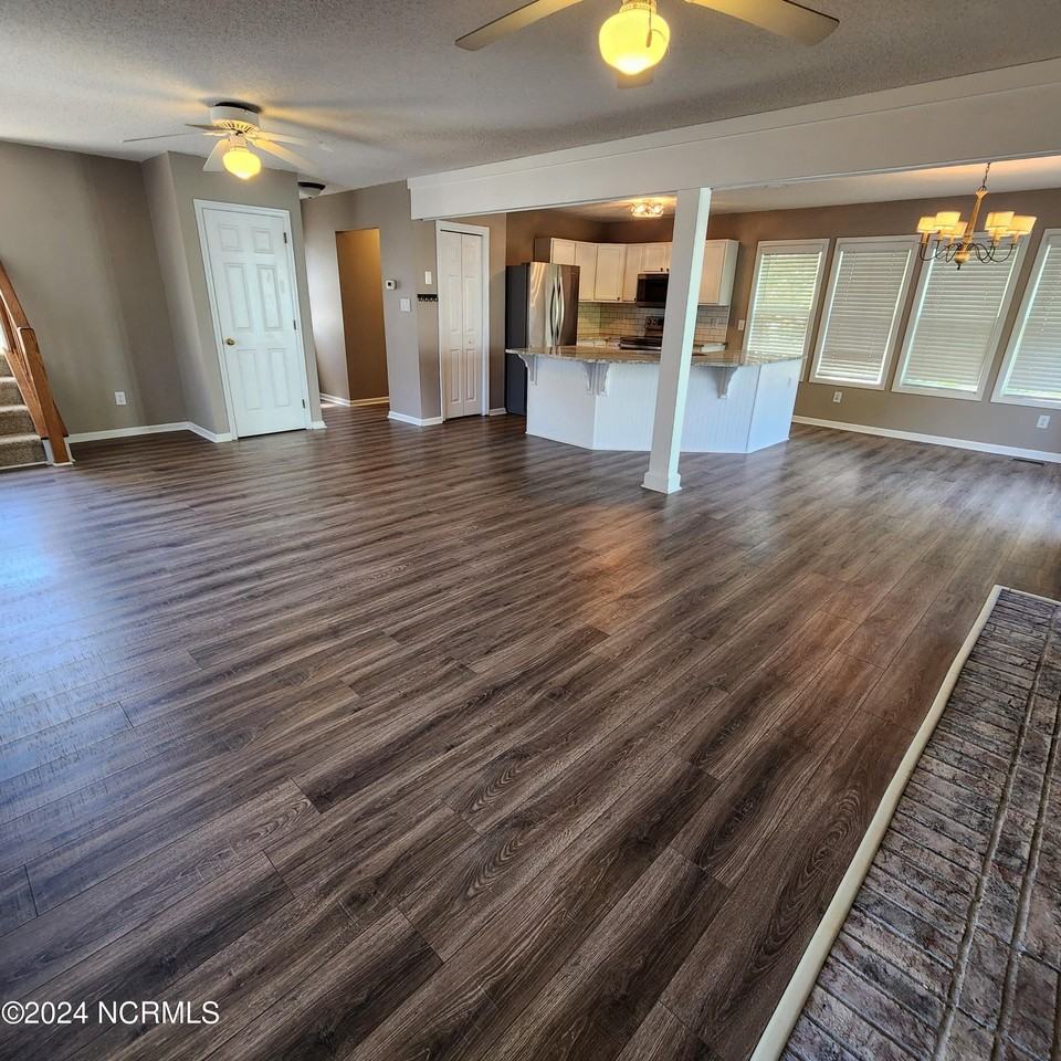 118 Wyndward Ct - Photo 6 of 33