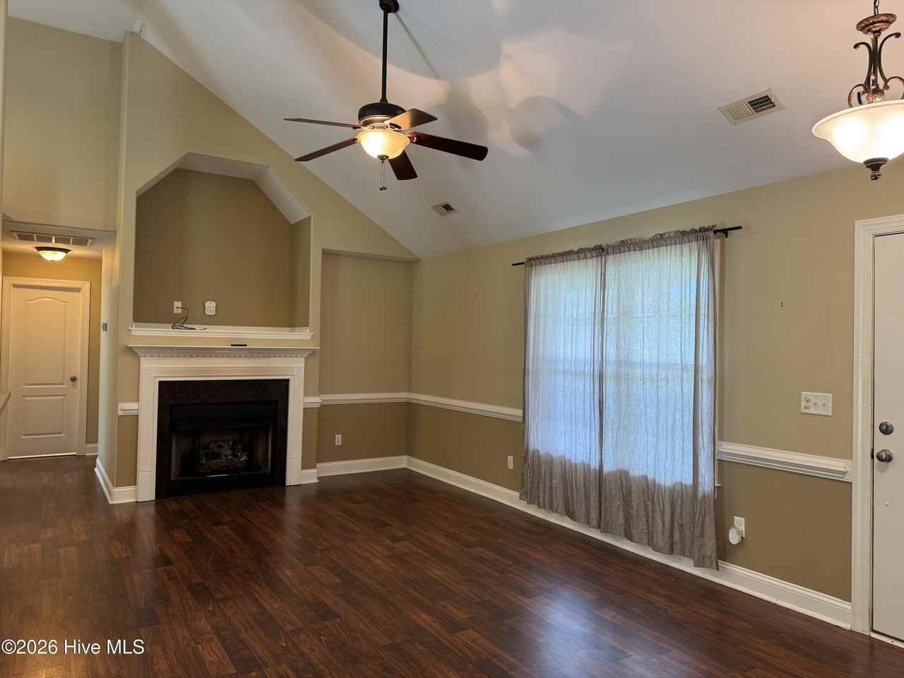 3613 Delesa Ct - Photo 5 of 20