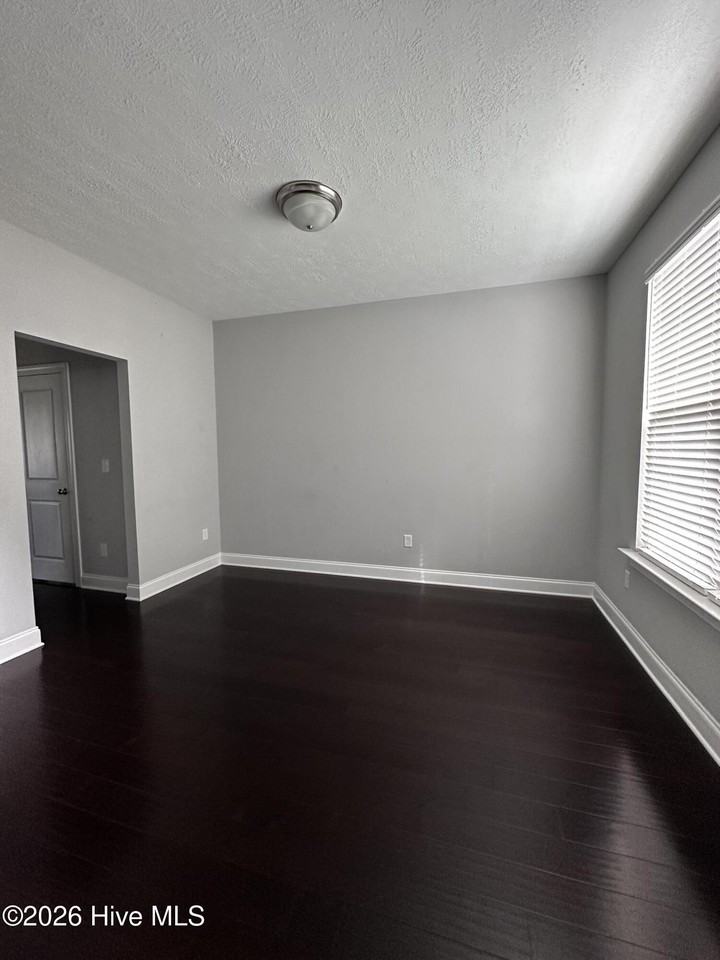 182 Caroleton Dr - Photo 3 of 28