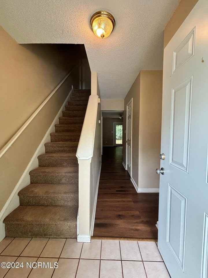 131 Greenford Pl - Photo 2 of 14