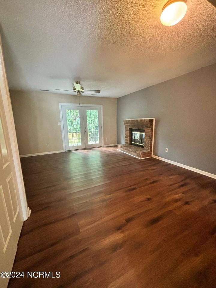 131 Greenford Pl - Photo 3 of 14