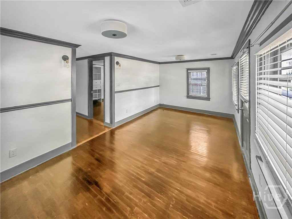 509 E Harris St - Photo 3 of 16