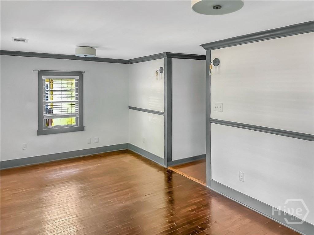 509 E Harris St - Photo 4 of 16