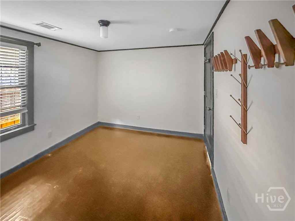 509 E Harris St - Photo 6 of 16