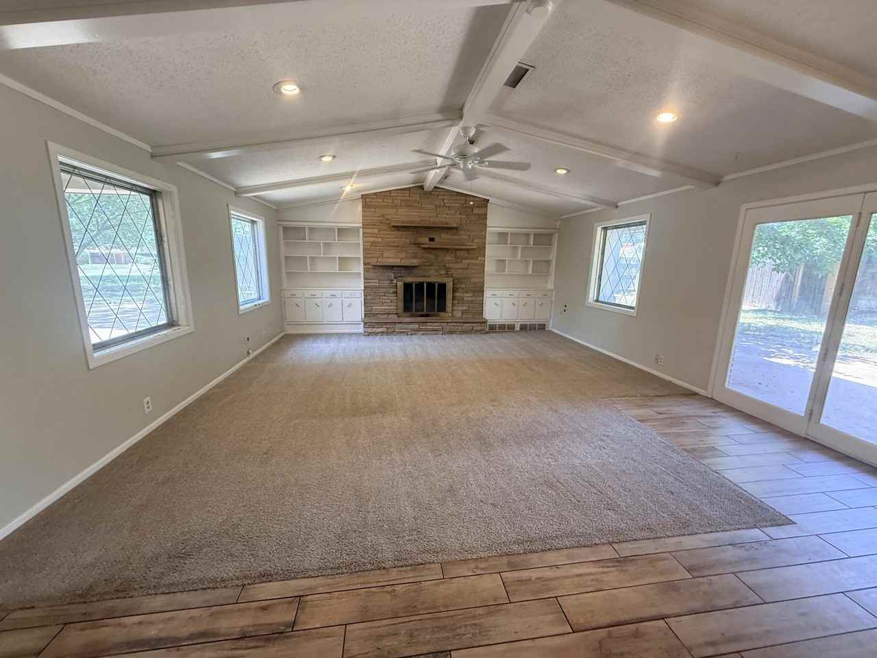 3018 68th St - Photo 2 of 9