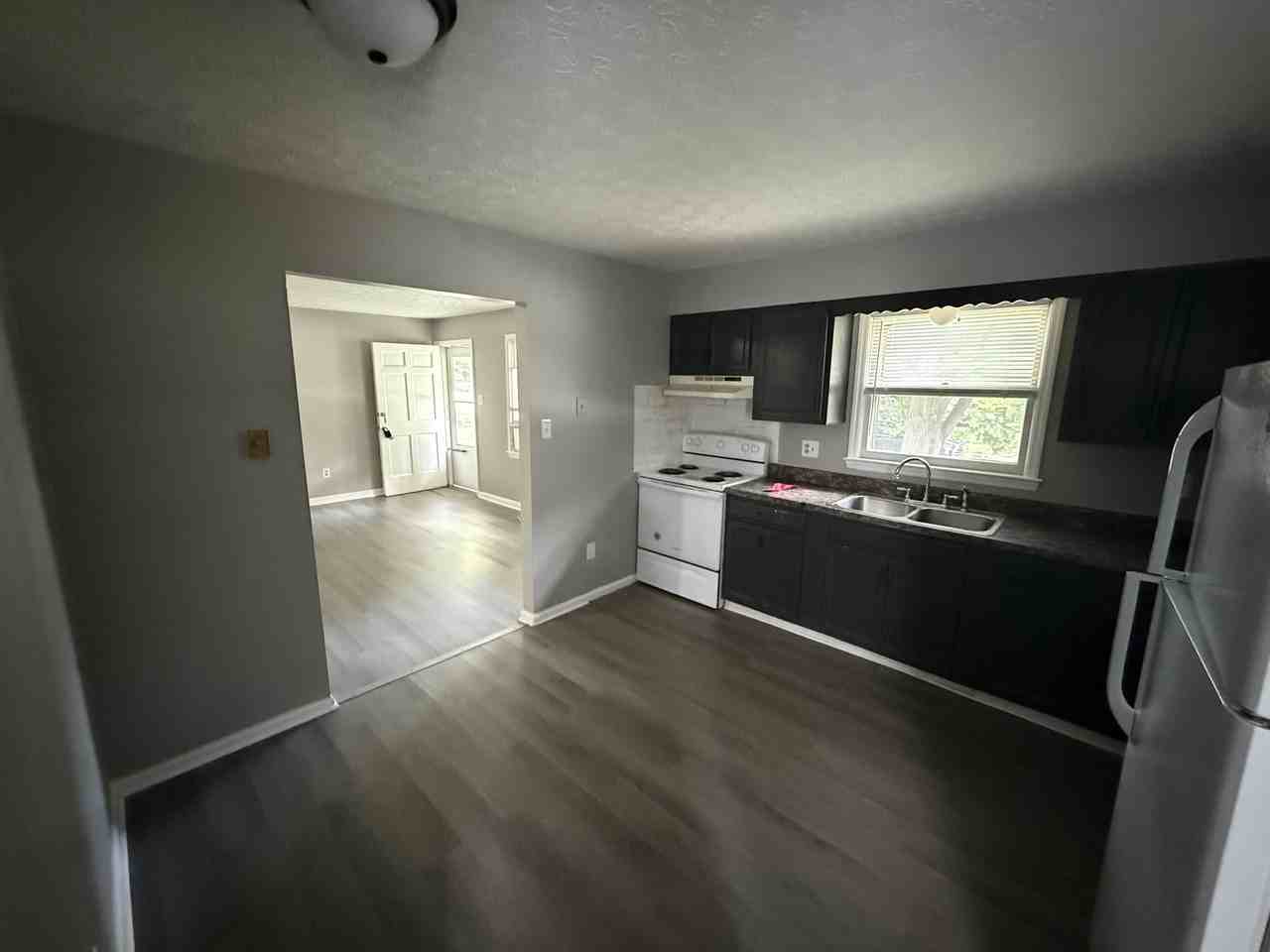 327 Garden Park Dr #B - Photo 5 of 11