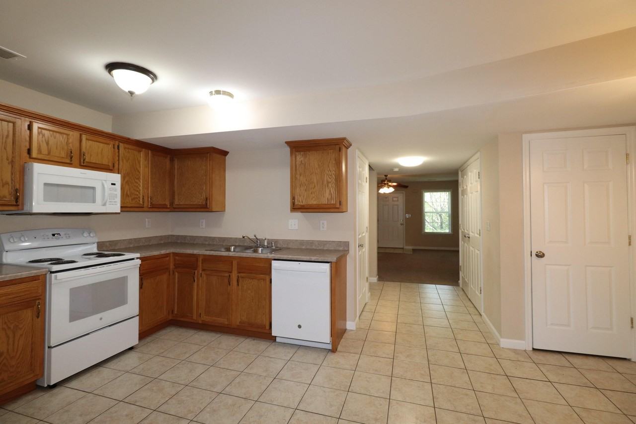 403 John Sutherland Dr - Photo 5 of 17