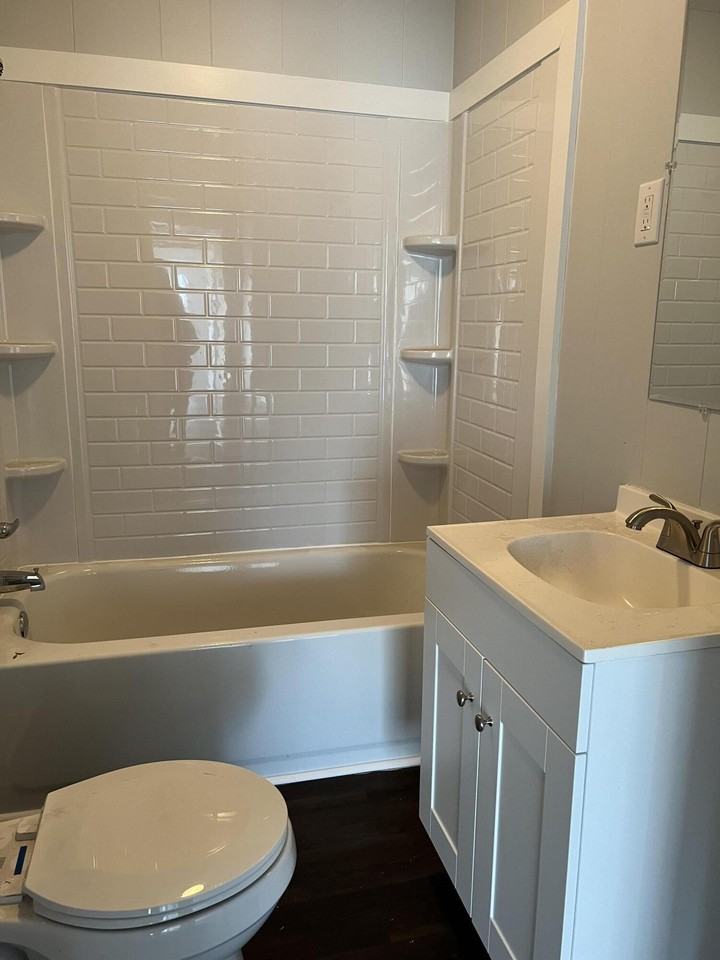 1810 S Main St - Photo 6 of 7