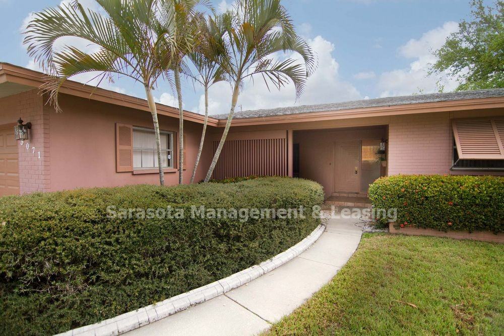 3071 Markridge Rd - Photo 2 of 18