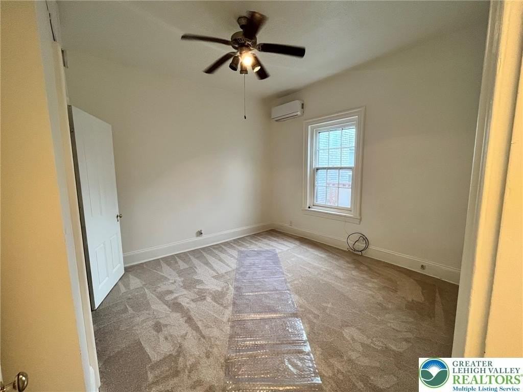204 N 7th St - Photo 5 of 10