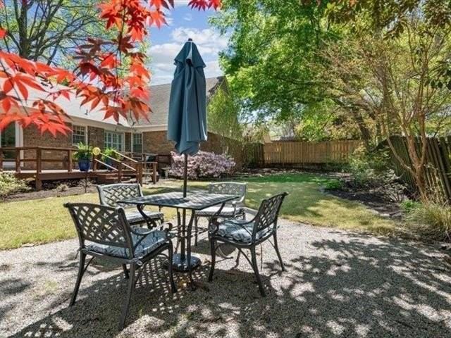 277 Amanda St - Photo 6 of 27