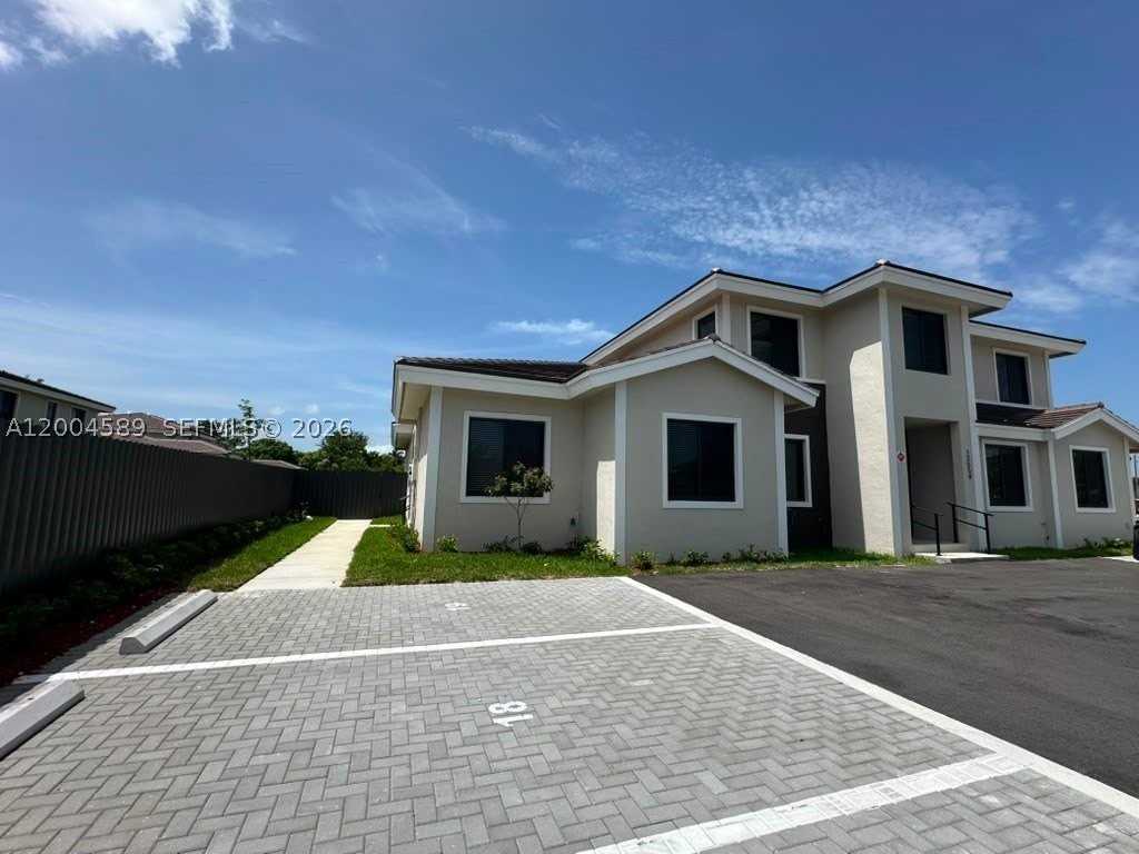 12552 Sw 194th St #0 - Photo 3 of 18