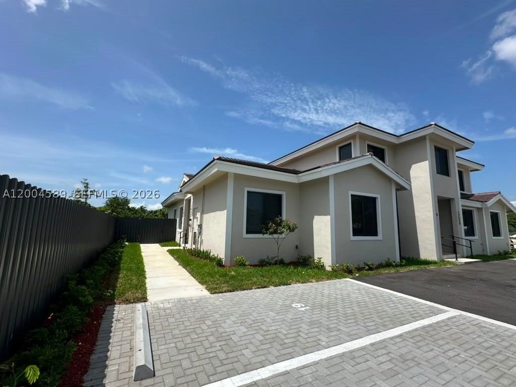 12552 Sw 194th St #0 - Photo 4 of 18