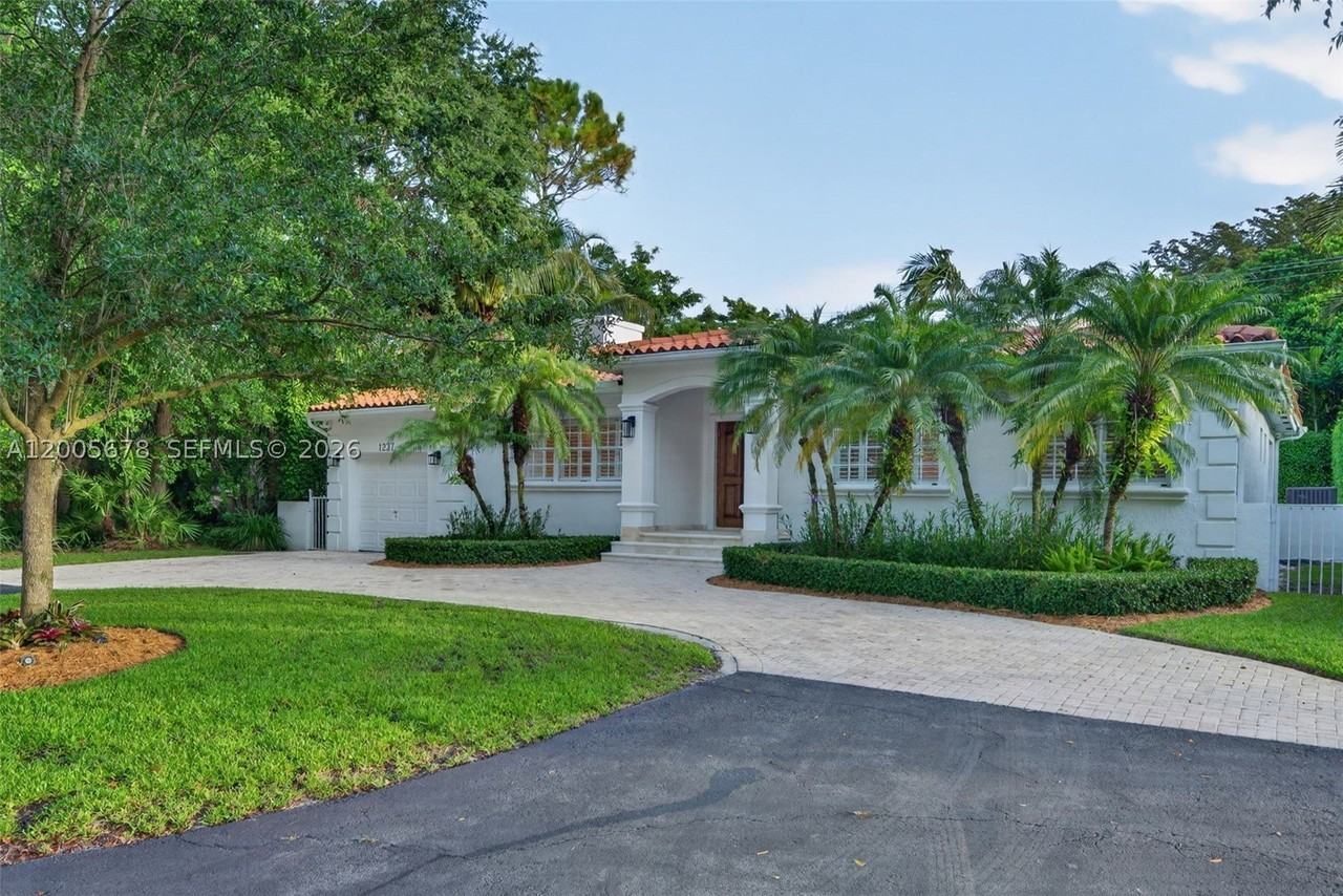 1237 Aduana Ave - Photo 4 of 50