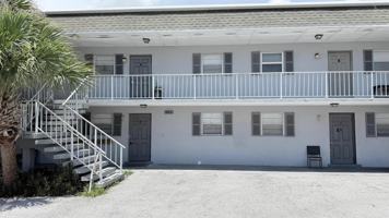 featured image of 501 W Kalmia Dr