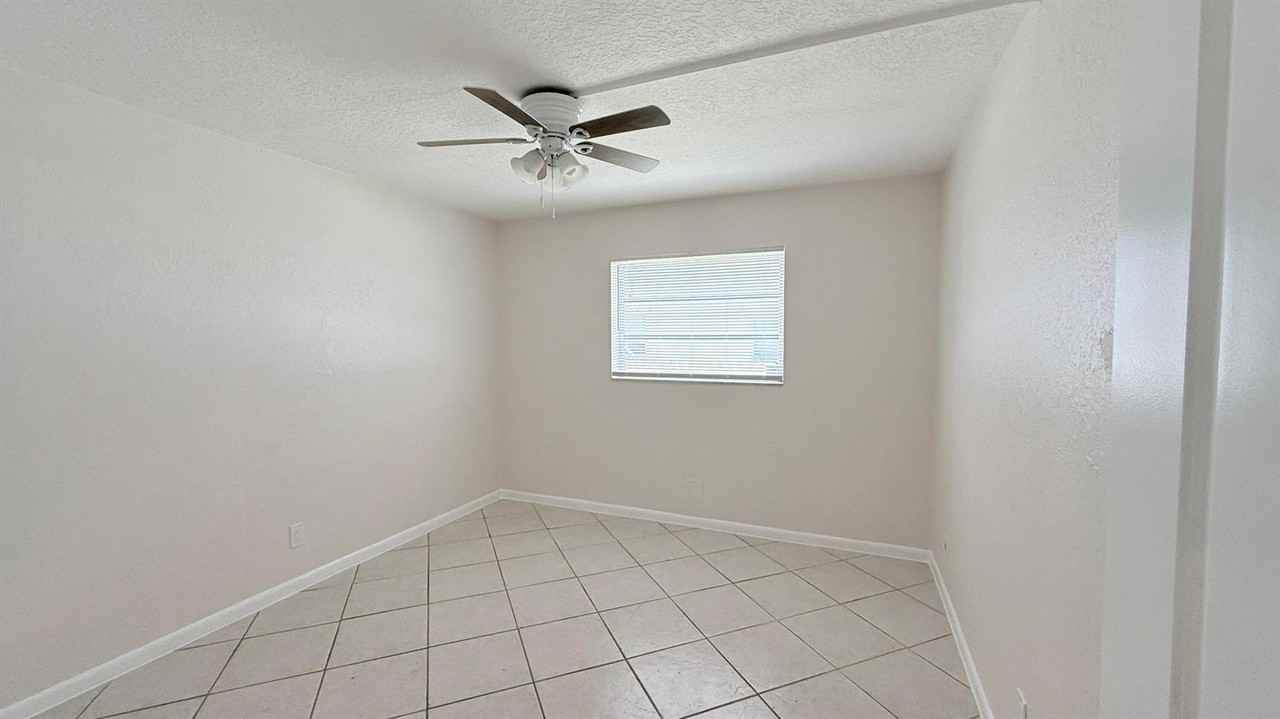 501 W Kalmia Dr - Photo 6 of 8