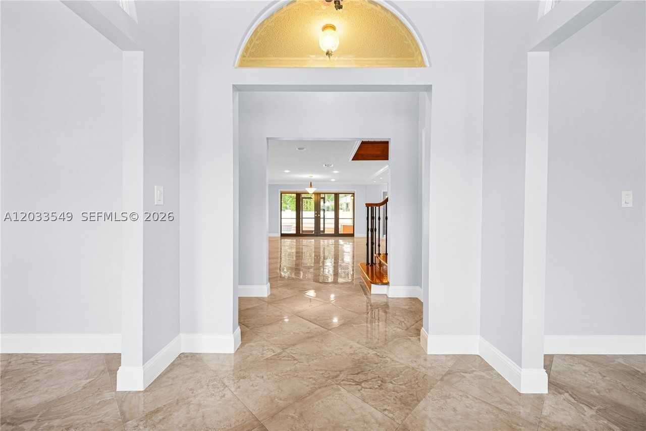 1067 Sw 92nd Ave #1067 - Photo 3 of 50