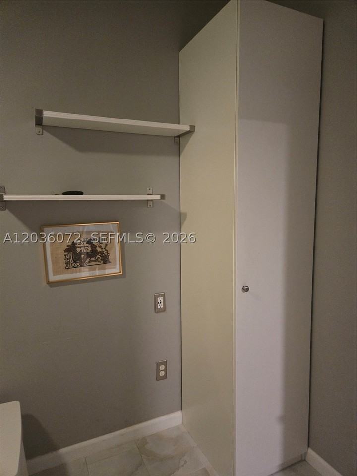 590 Ne 199th Ter #2Y - Photo 6 of 34