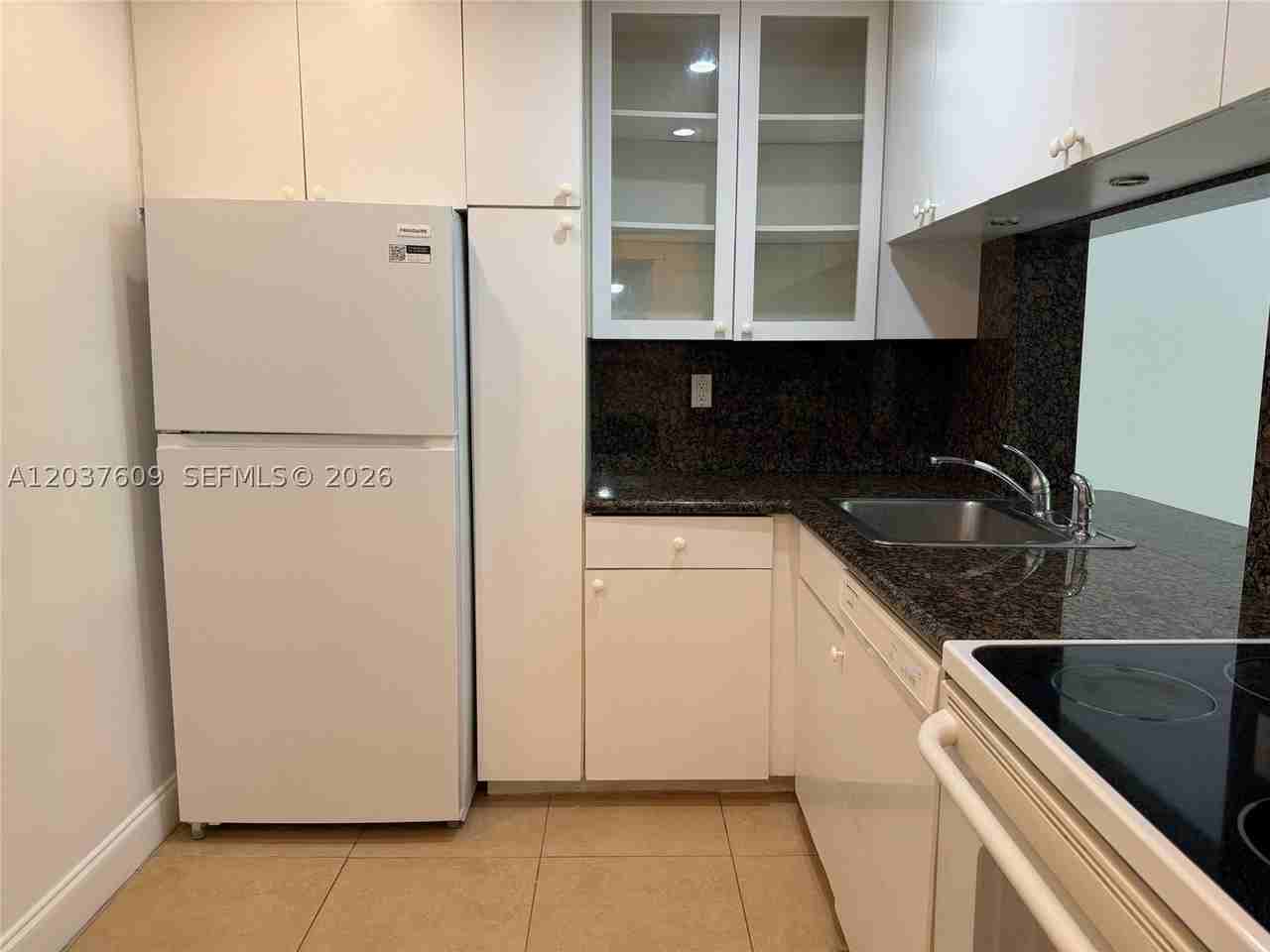 9621 Sw 77th Ave #101B - Photo 5 of 11