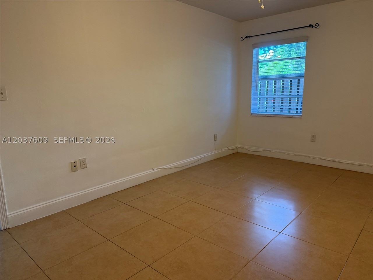 9621 Sw 77th Ave #101B - Photo 6 of 11
