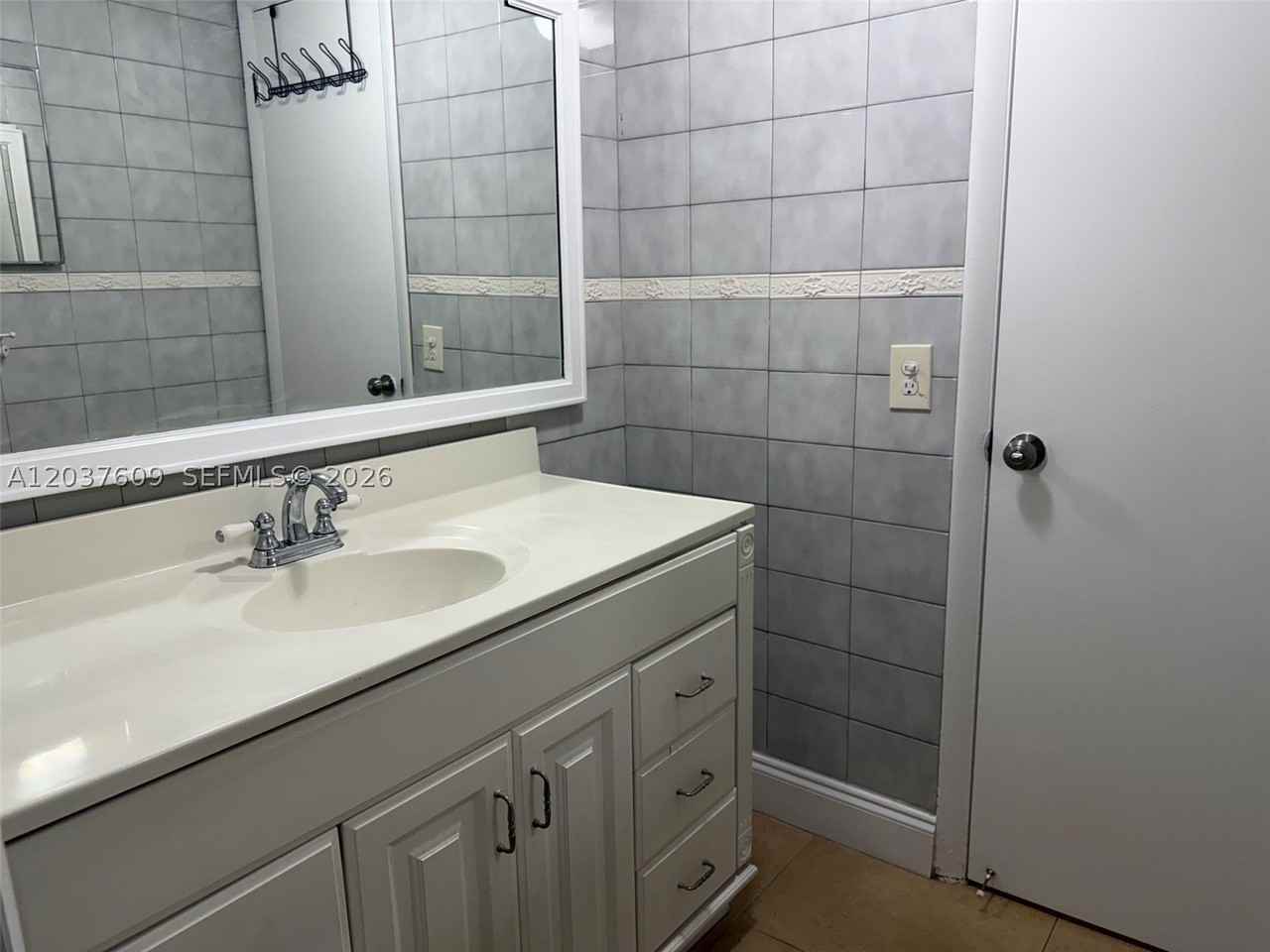 9621 Sw 77th Ave #101B - Photo 7 of 11