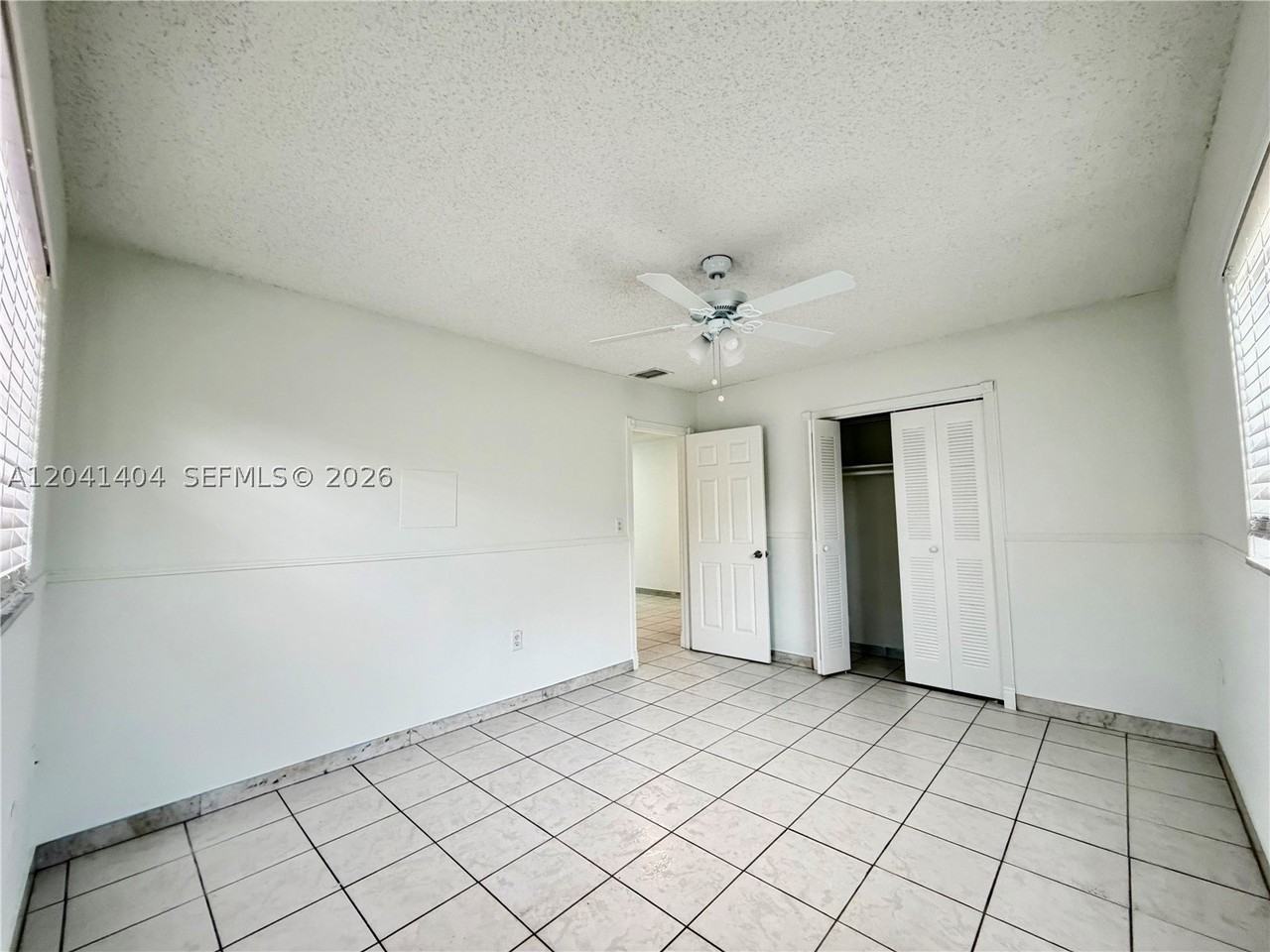 913 Nw 22nd Pl #0 - Photo 7 of 16
