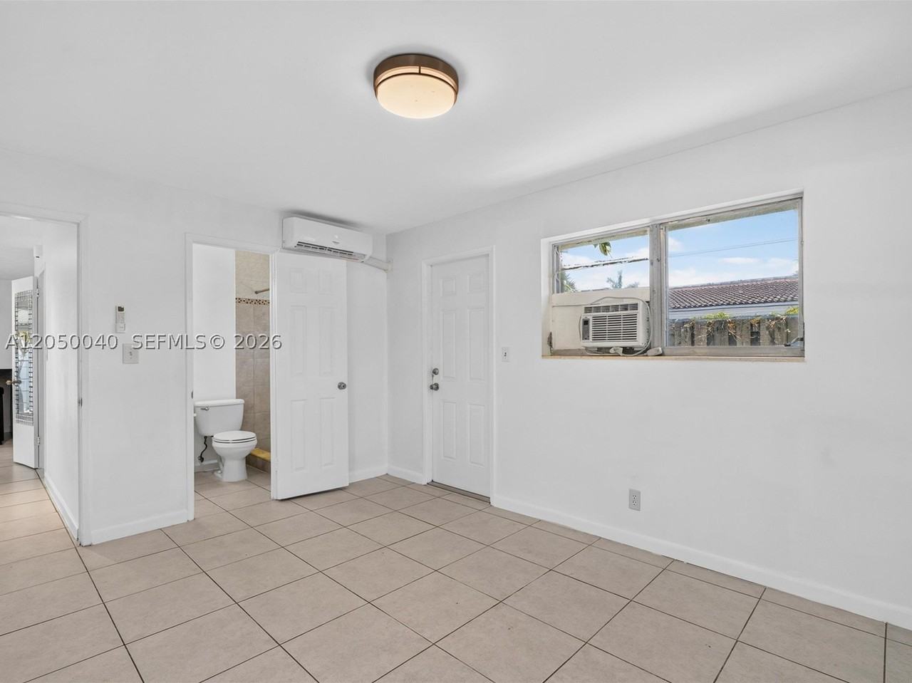 2513 Ne 33rd Ave #1-2 - Photo 4 of 20