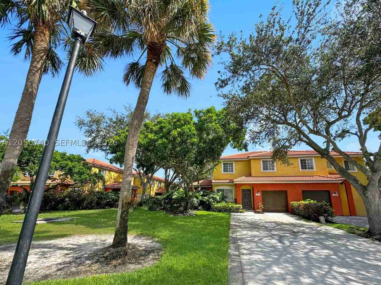 10341 Sw 18th St - Photo 2 of 49