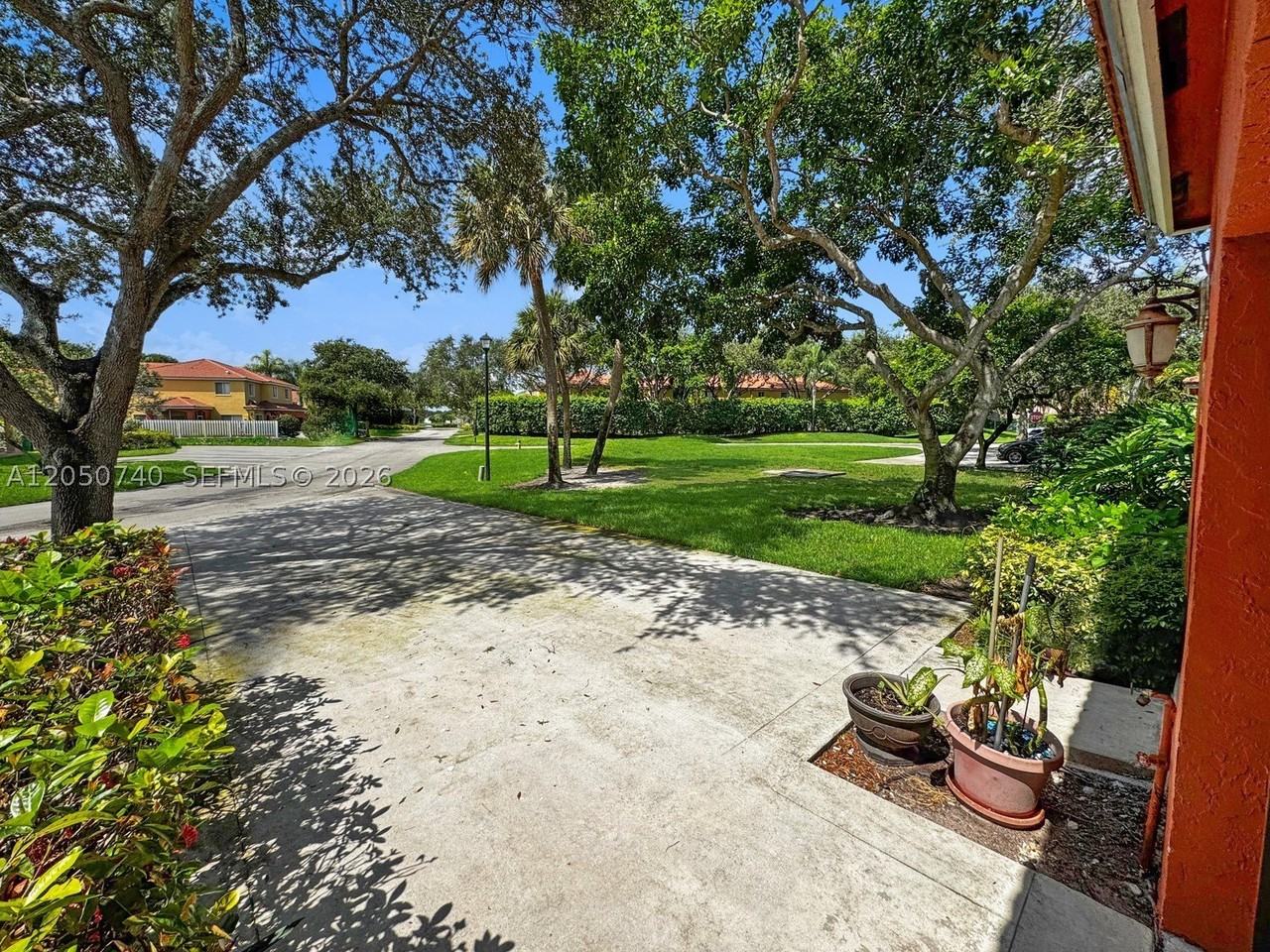 10341 Sw 18th St - Photo 5 of 49