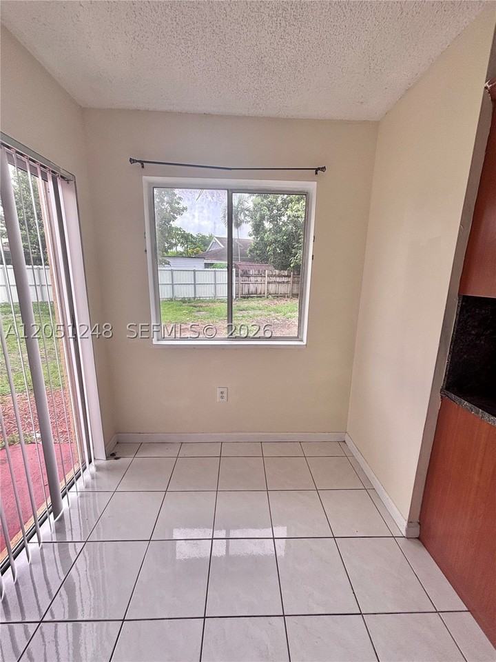 12271 Sw 205th St - Photo 6 of 15