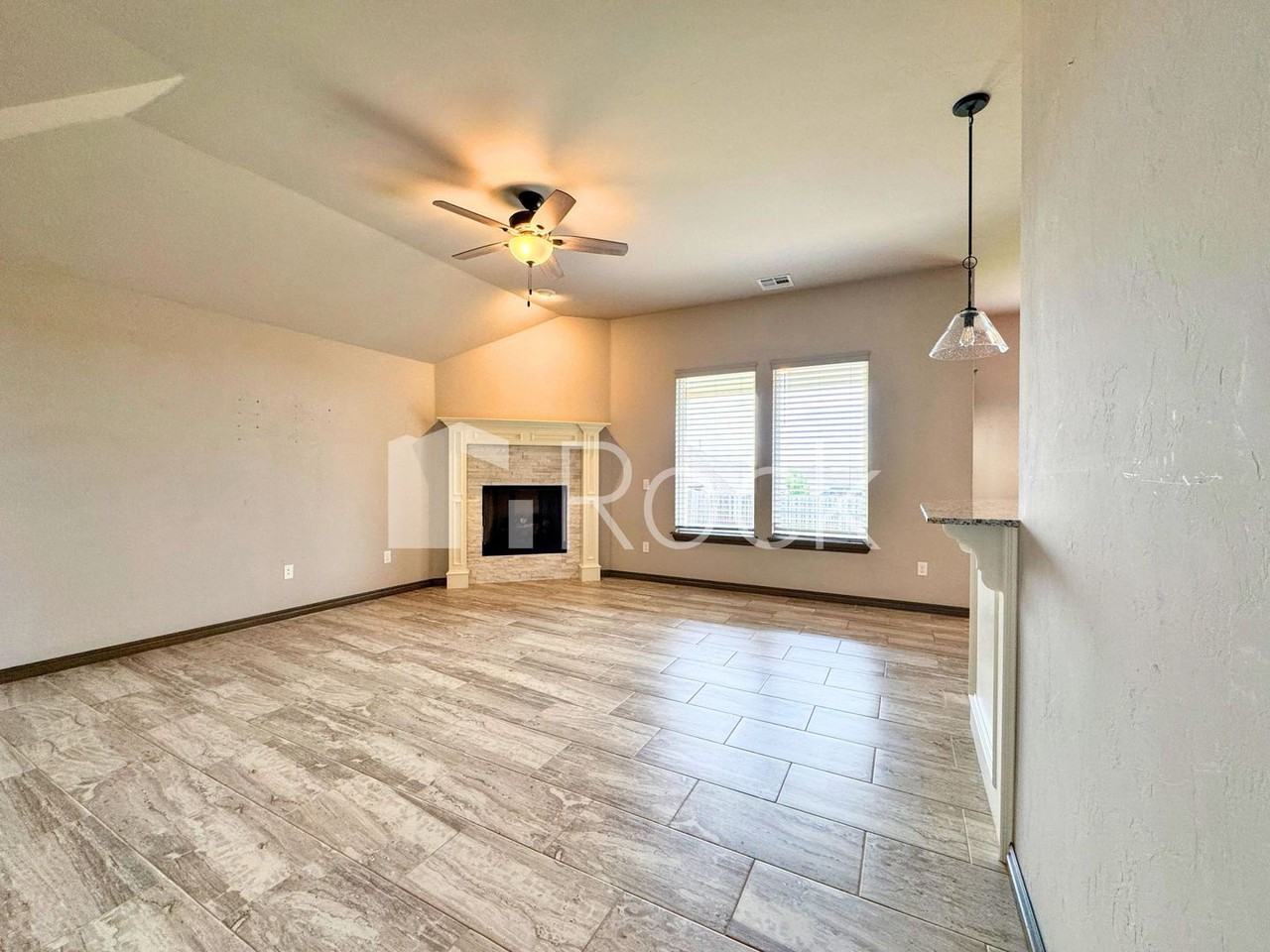 3908 Brougham Way - Photo 4 of 33