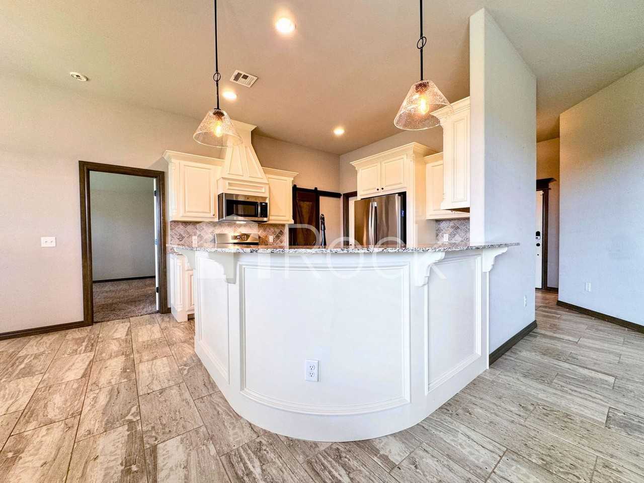 3908 Brougham Way - Photo 5 of 33