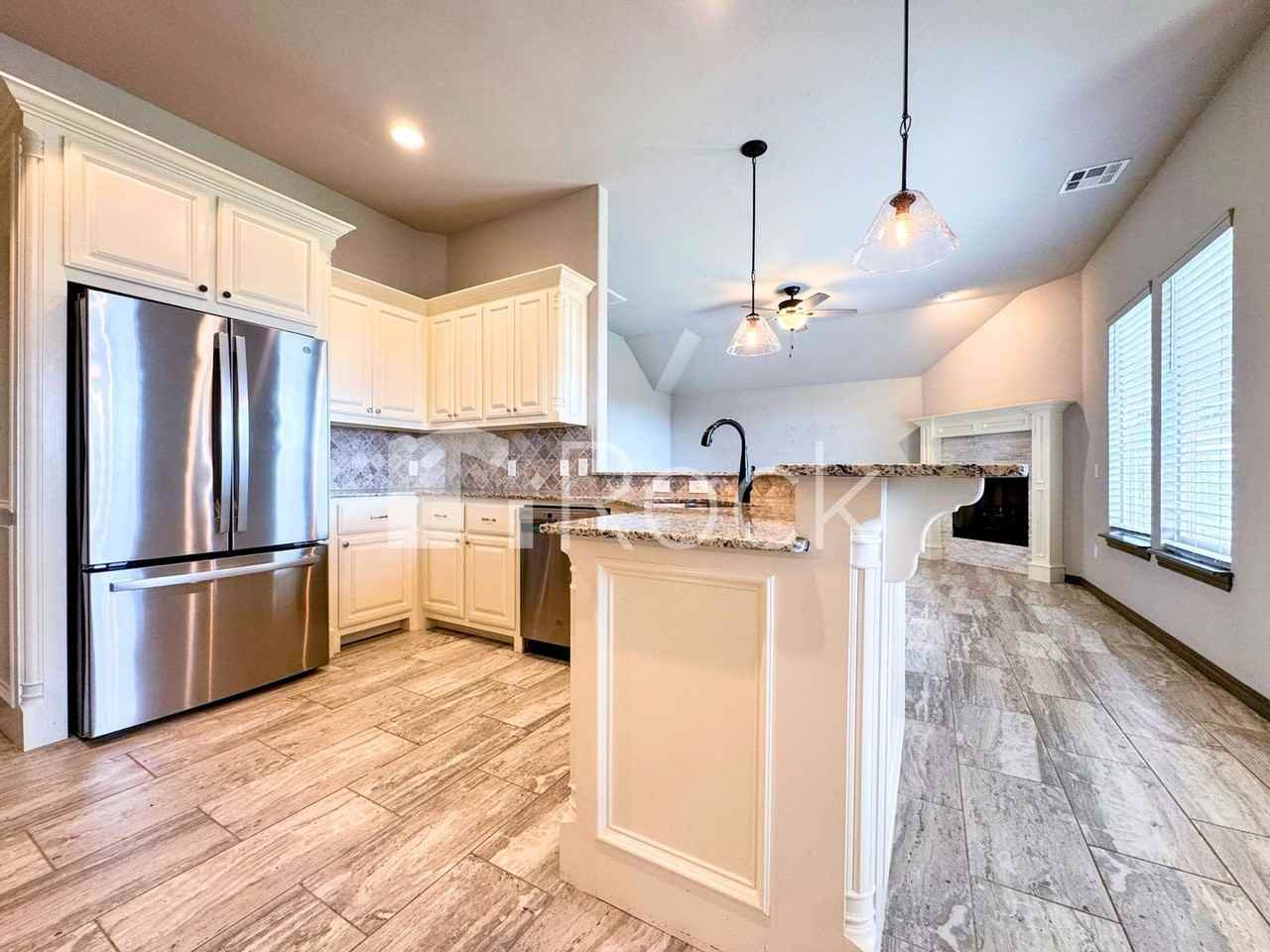 3908 Brougham Way - Photo 6 of 33