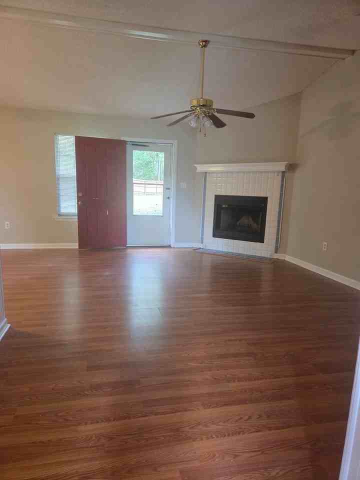 907 Canyon Ct - Photo 2 of 26