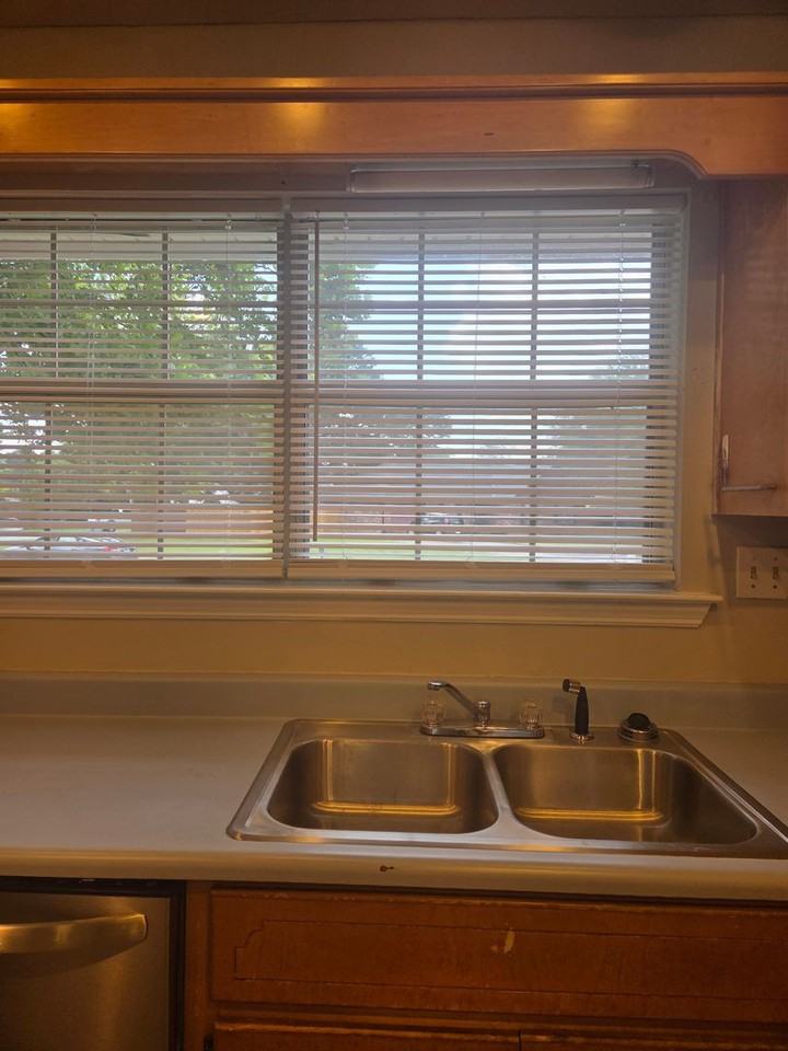 907 Canyon Ct - Photo 4 of 26