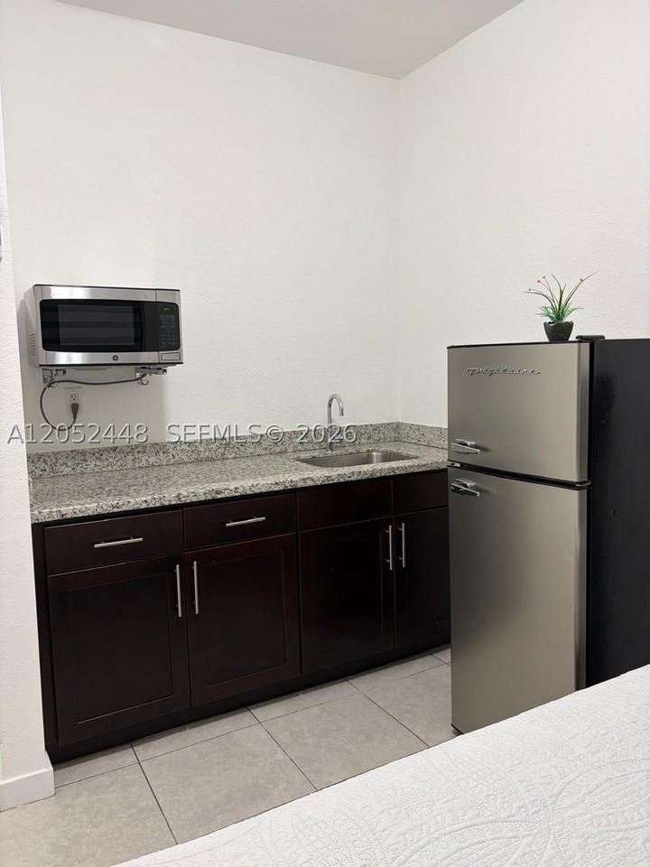 25071 Sw 133rd Pl #0 - Photo 2 of 5
