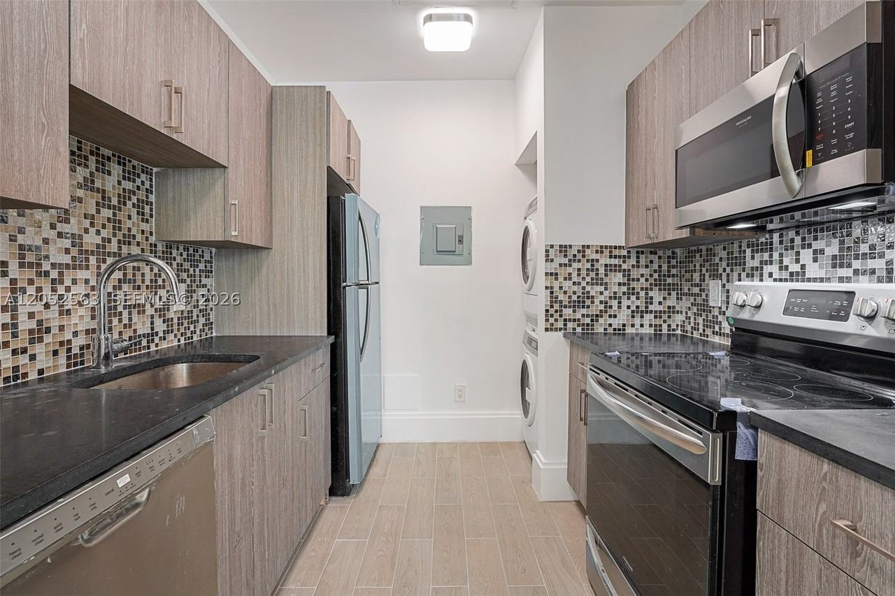 1509 Pennsylvania Ave #9 - Photo 2 of 15