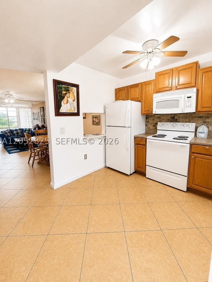 8220 Sunrise Lakes Blvd #309