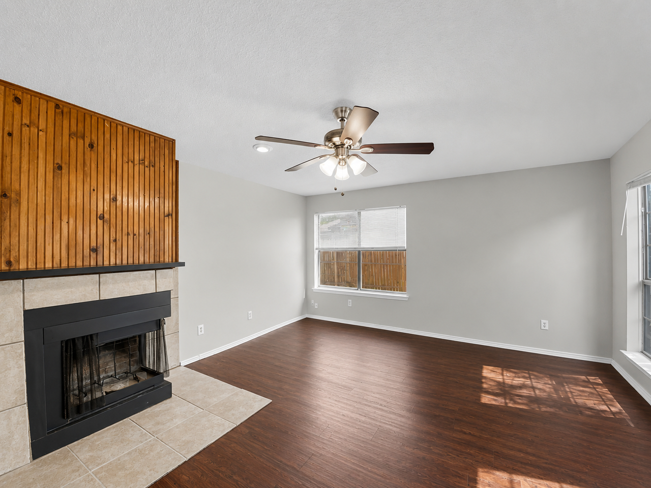 2202 Prairie Creek Trl - Photo 7 of 28