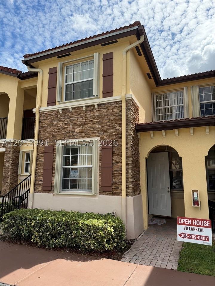 1575 Ne 33rd Ave #107