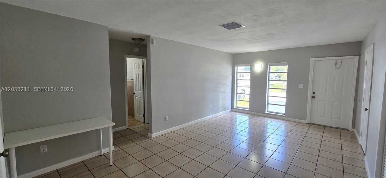 19572 Nw 29th Pl #19572 - Photo 5 of 14