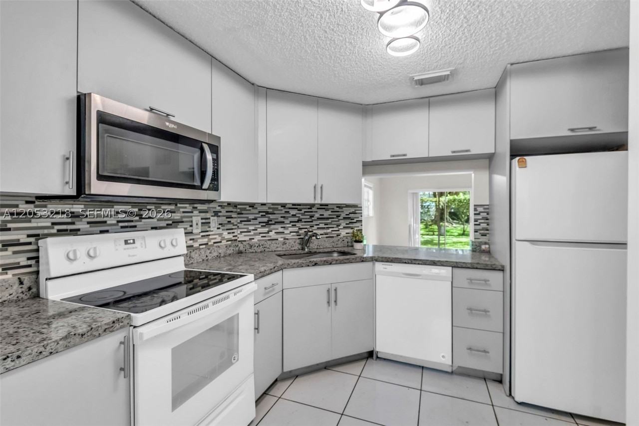 10018 Hammocks Blvd #101-5 - Photo 3 of 17