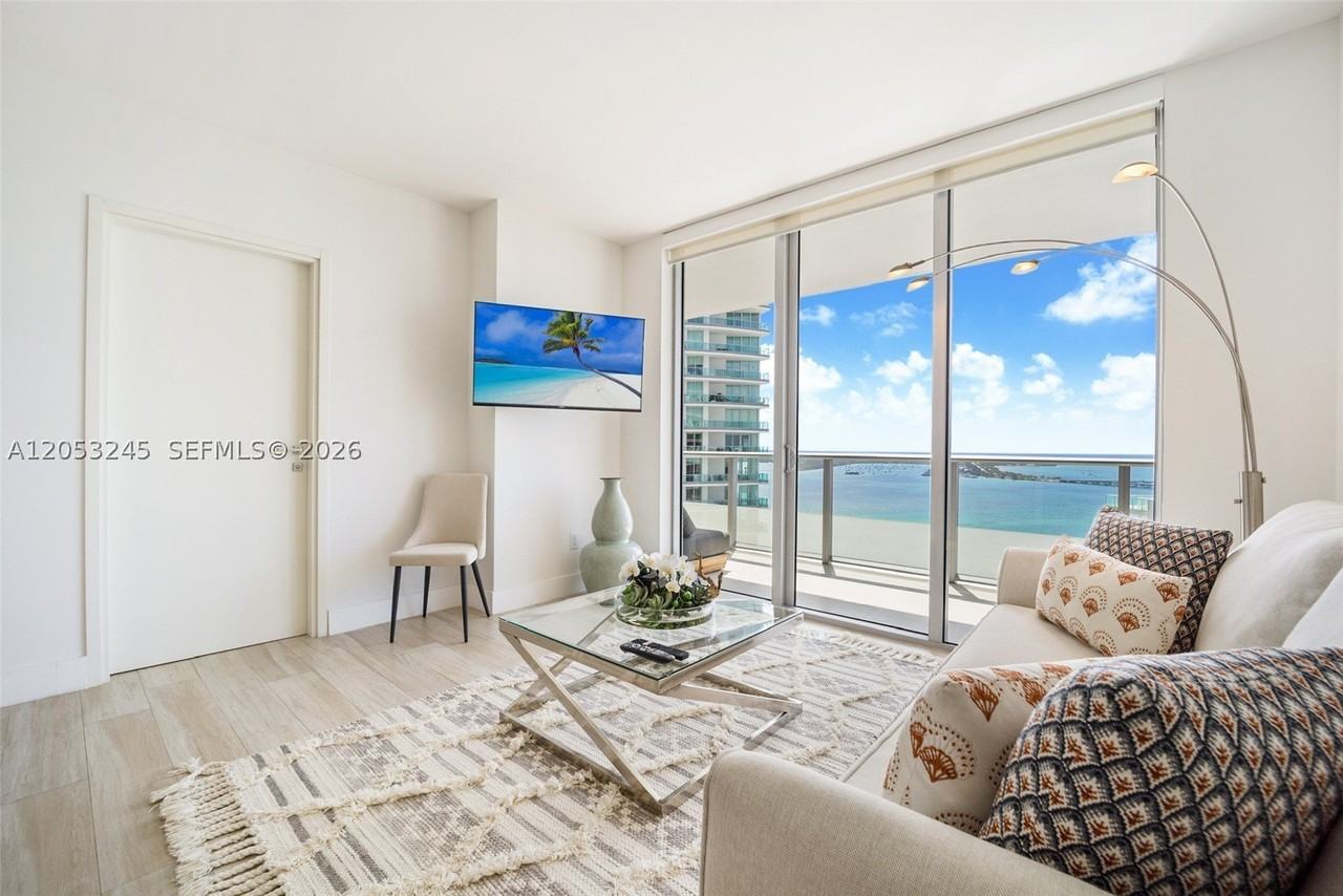 1300 Brickell Bay Dr #3004 - Photo 3 of 27