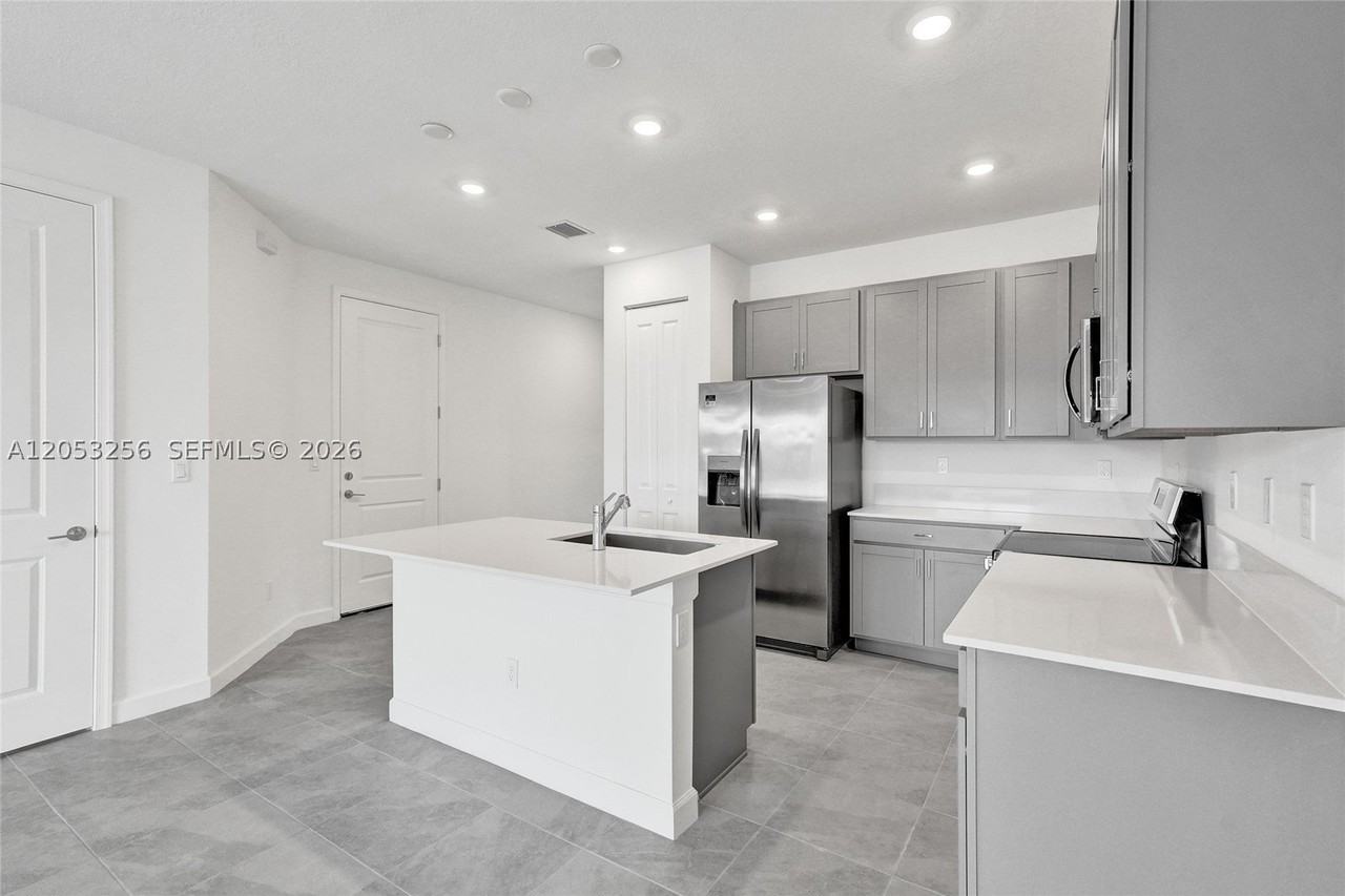 3783 Harborside Ave - Photo 2 of 50