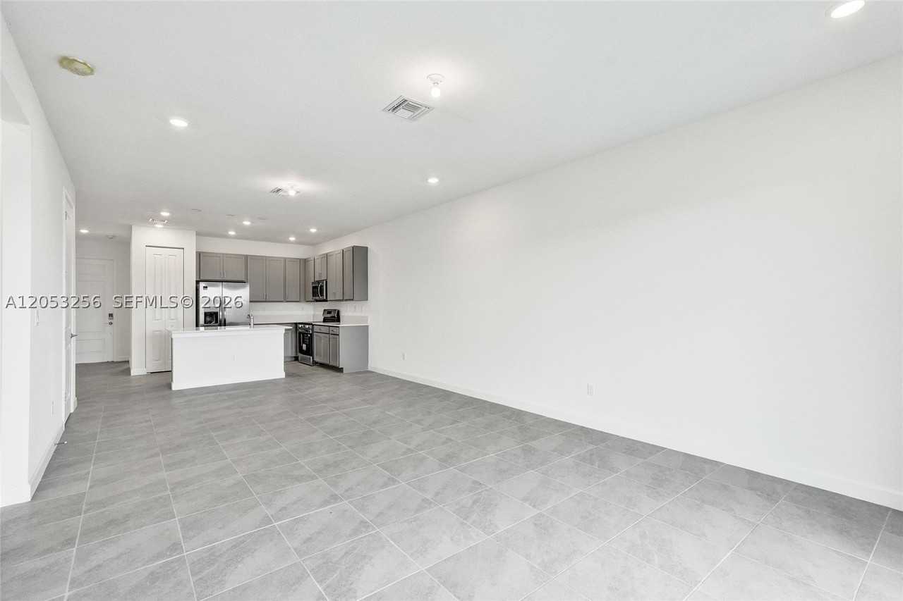 3783 Harborside Ave - Photo 7 of 50