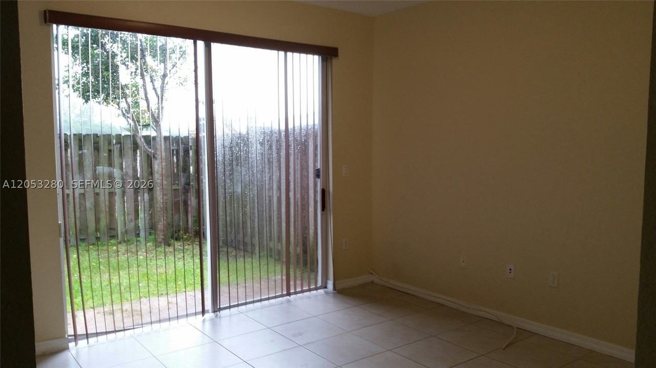 11833 Sw 152nd Ct #11833 - Photo 3 of 7
