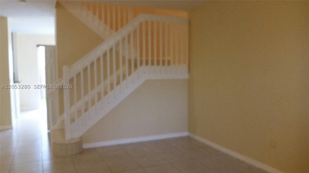 11833 Sw 152nd Ct #11833 - Photo 4 of 7