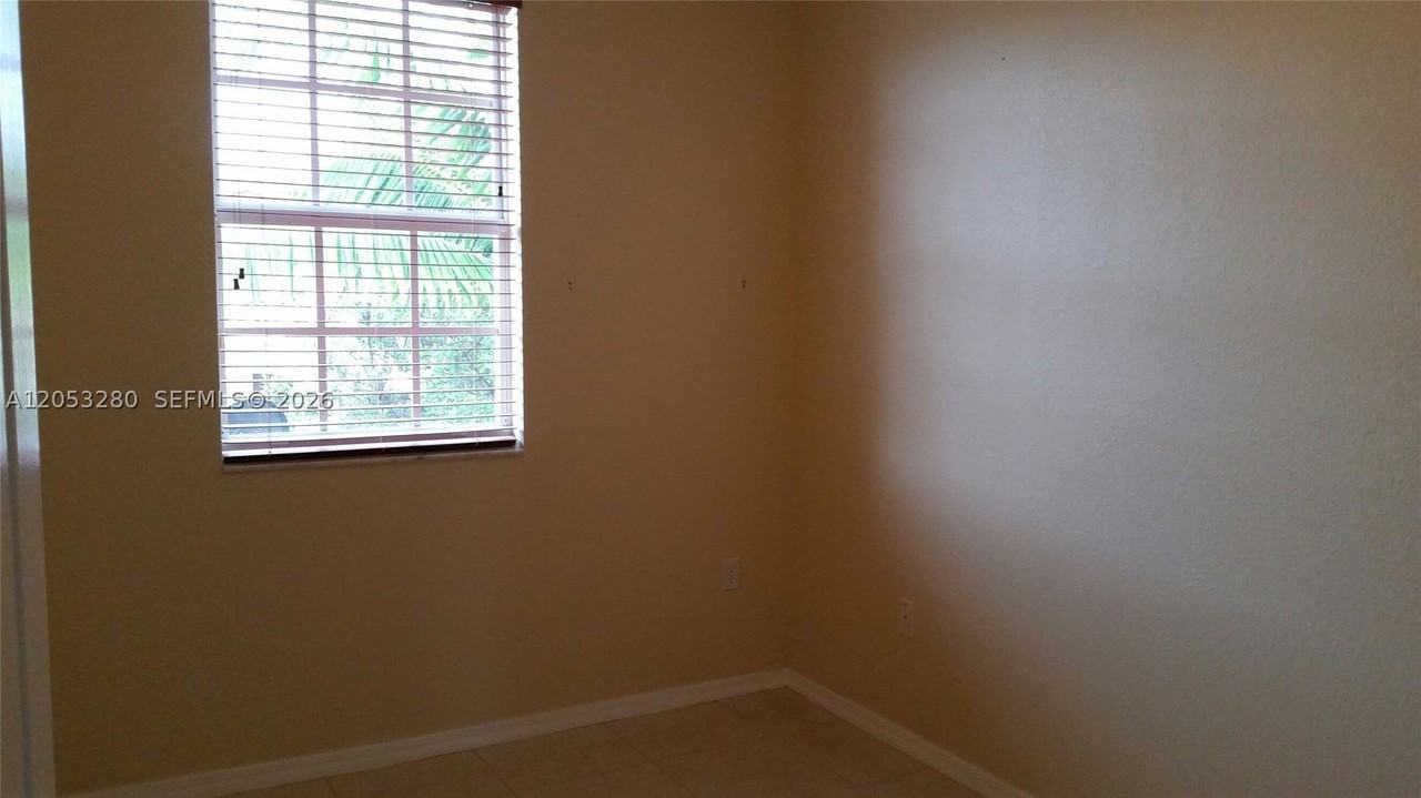 11833 Sw 152nd Ct #11833 - Photo 6 of 7